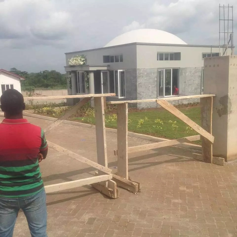 Building said to be tomb of Opuni's mother alarms Ghanaians
