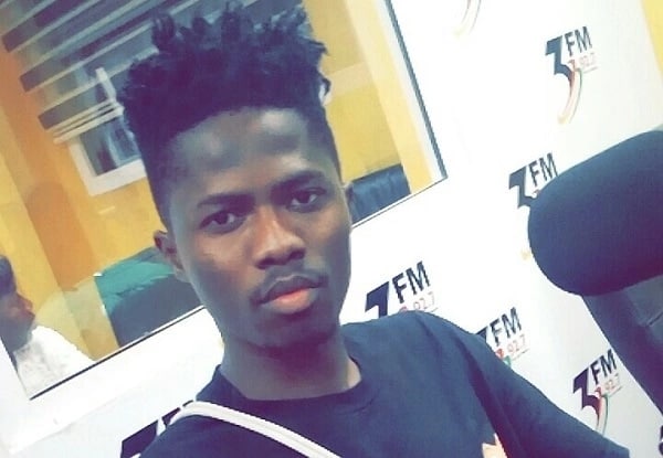 Video of Kwesi Arthur’s mother breaking down into uncontrollable tears over his BET nomination
