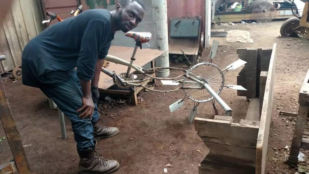 Ghanaian student builds bicycle meant for water