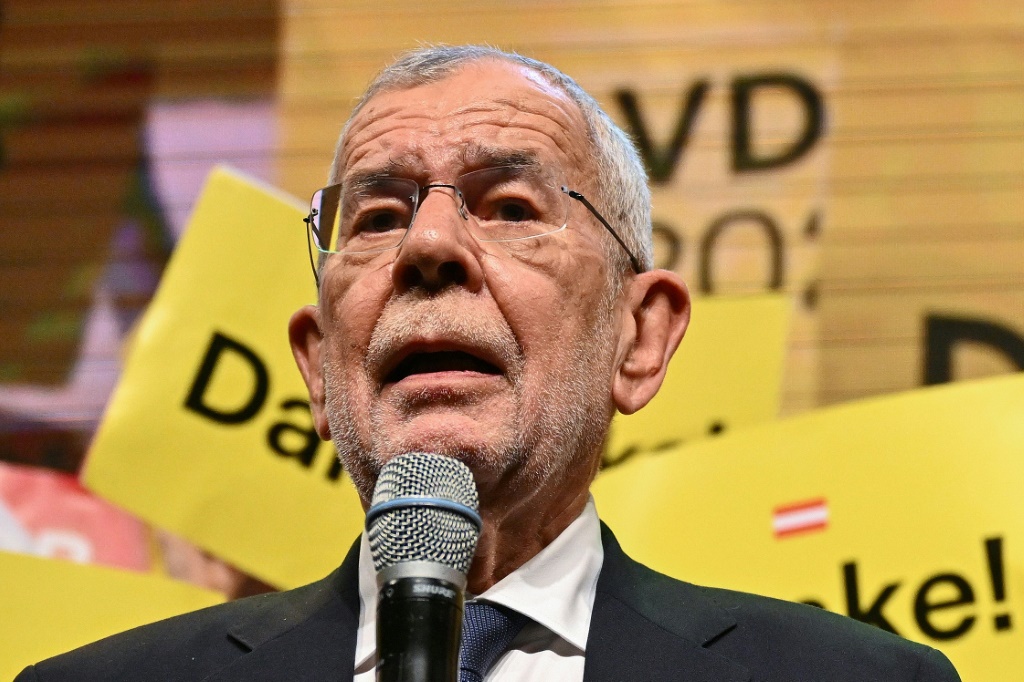 According to Van der Bellen, new legislative elections are not justified at the moment