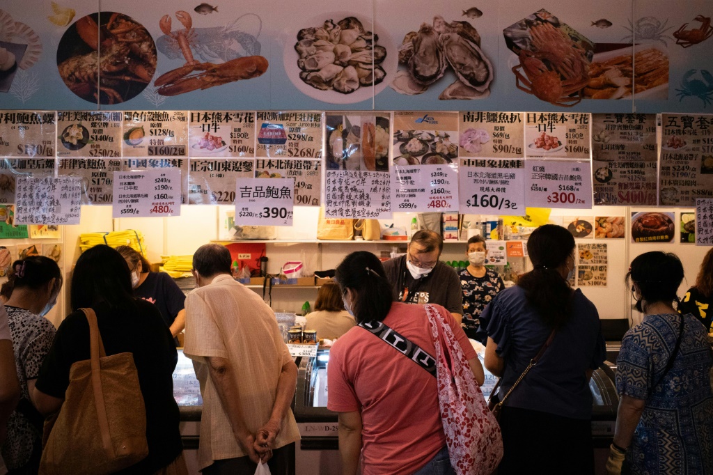 Visitors to the last two Hong Kong Food Expos have not been allowed to take down their masks to sample the delicacies on offer