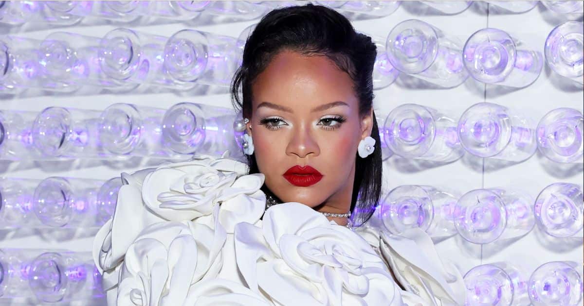 Rihanna is being shamed over her messy wig