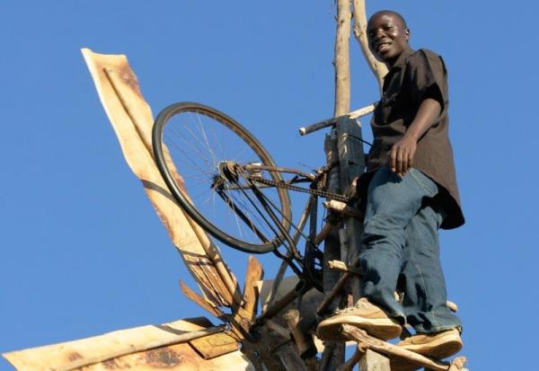Malawian school dropout creates windmill from junk (Photos)