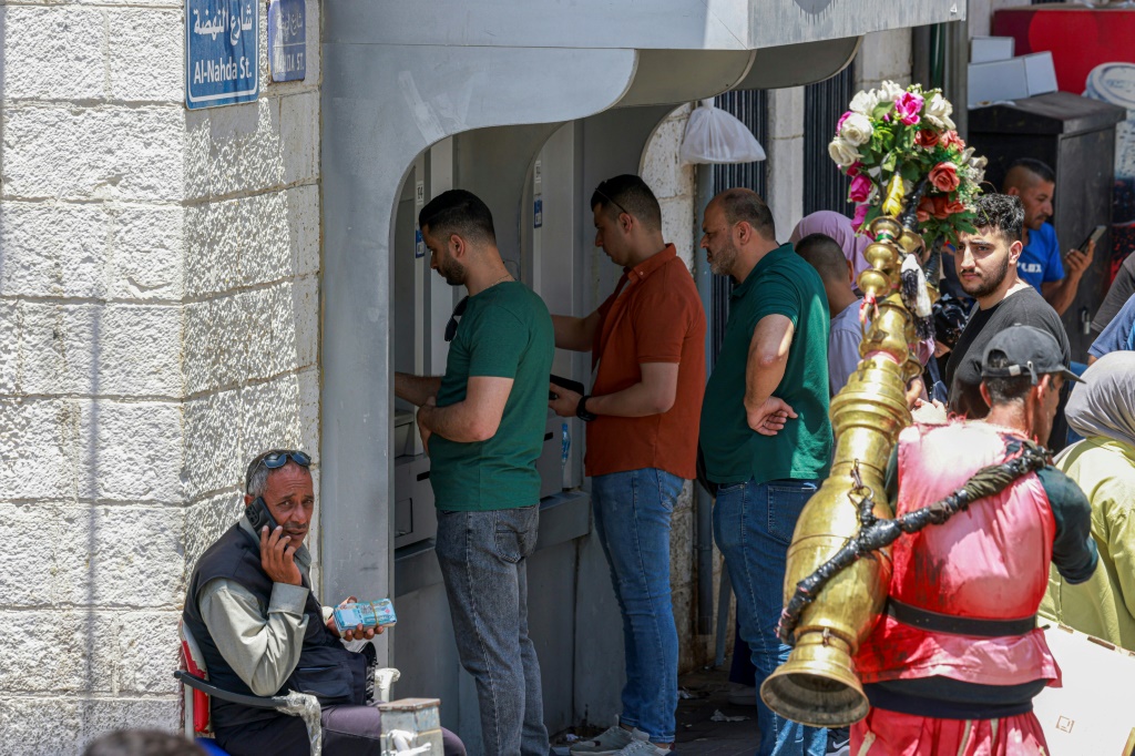 Banking in the Palestinian territories is challenging, with the Palestinian Authority under scrutiny for potential terror financing, hindering transactions
