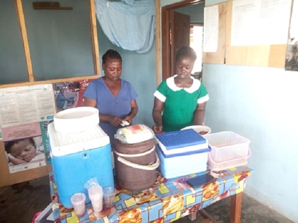 Ghanaian midwife throws party for expectant mums to promote maternal health with own money