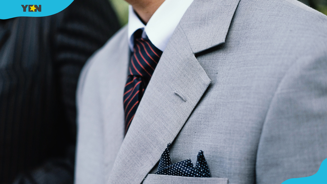 Full guide on how to do a pocket square: 10 easy steps to use
