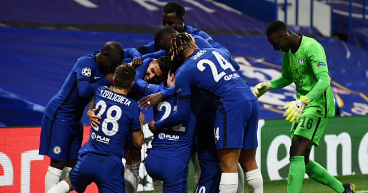 Emerson Palmieri of Chelsea celebrates with teammates after scoring their team's second goal during the UEFA Champions League Round of 16 match between Chelsea FC and Atletico Madrid at Stamford Bridge on March 17, 2021.(Photo by Mike Hewitt/Getty Images)