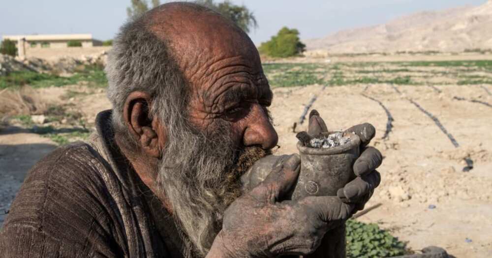 Amou Haji, No bath, 67 years, World's dirtiest man, 87-year-old