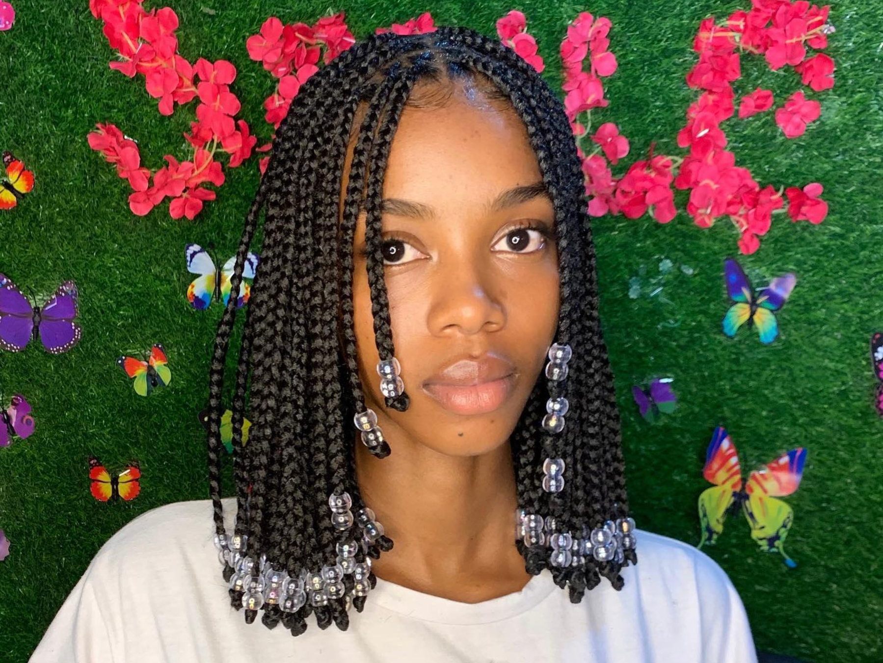 9 WAYS TO STYLE KNOTLESS BRAIDS with beads #knotlessbraids