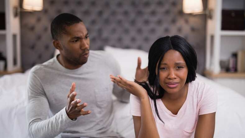 Lady vows to dump her man because he is an illiterate