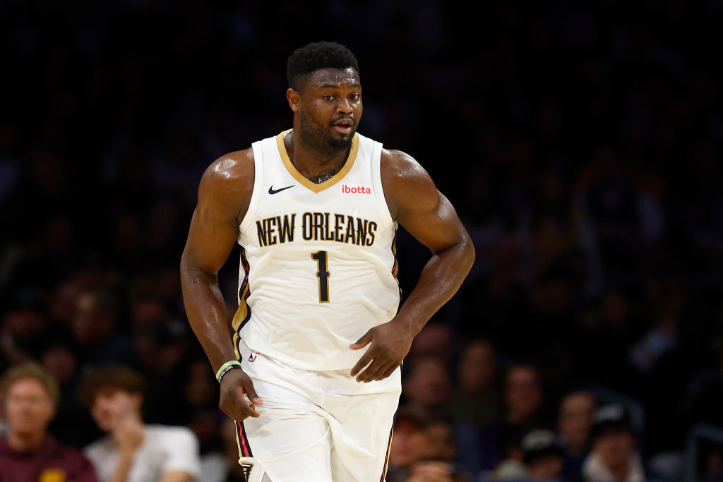 Zion Williamson in a white New Orleans Pelicans jersey