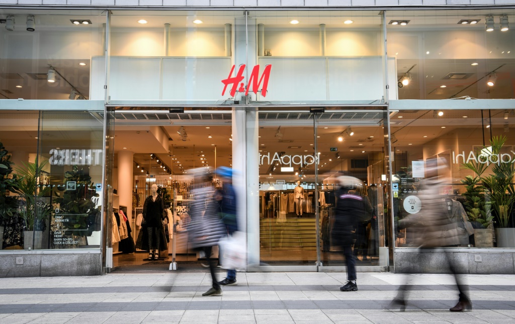 The world's second largest clothing retailer posted a net profit of 540 million kronor ($51.9 million) for its first quarter