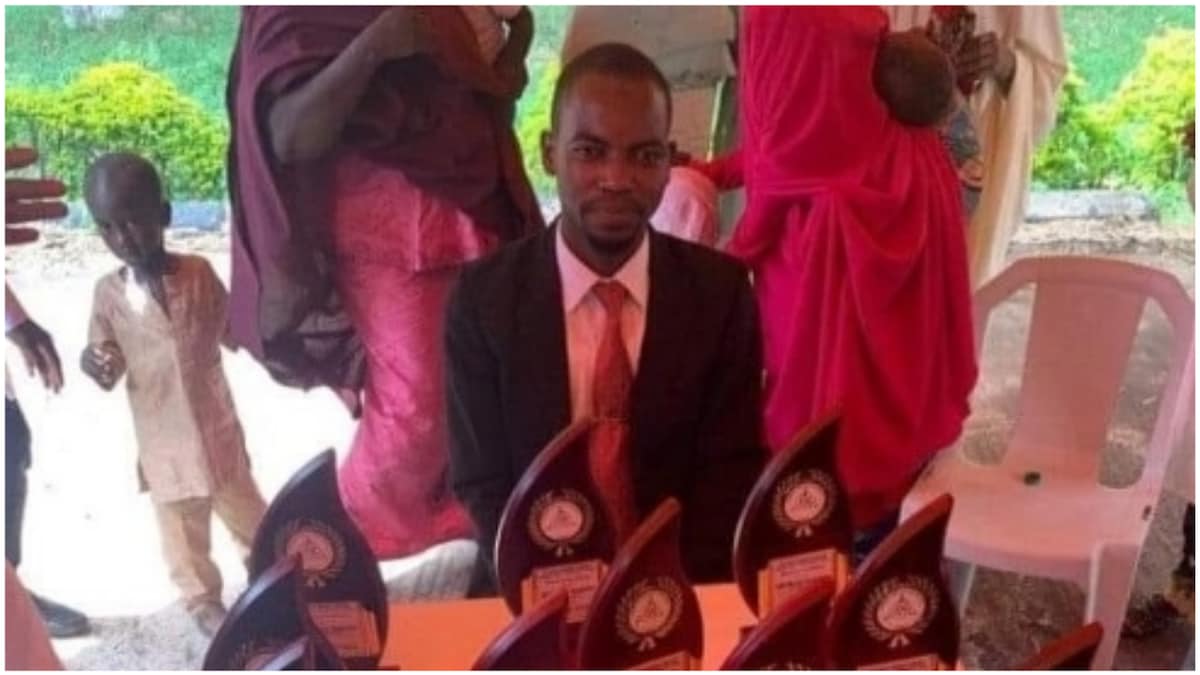 Young man emerges as best graduating medical student, bags 13 awards (photo)