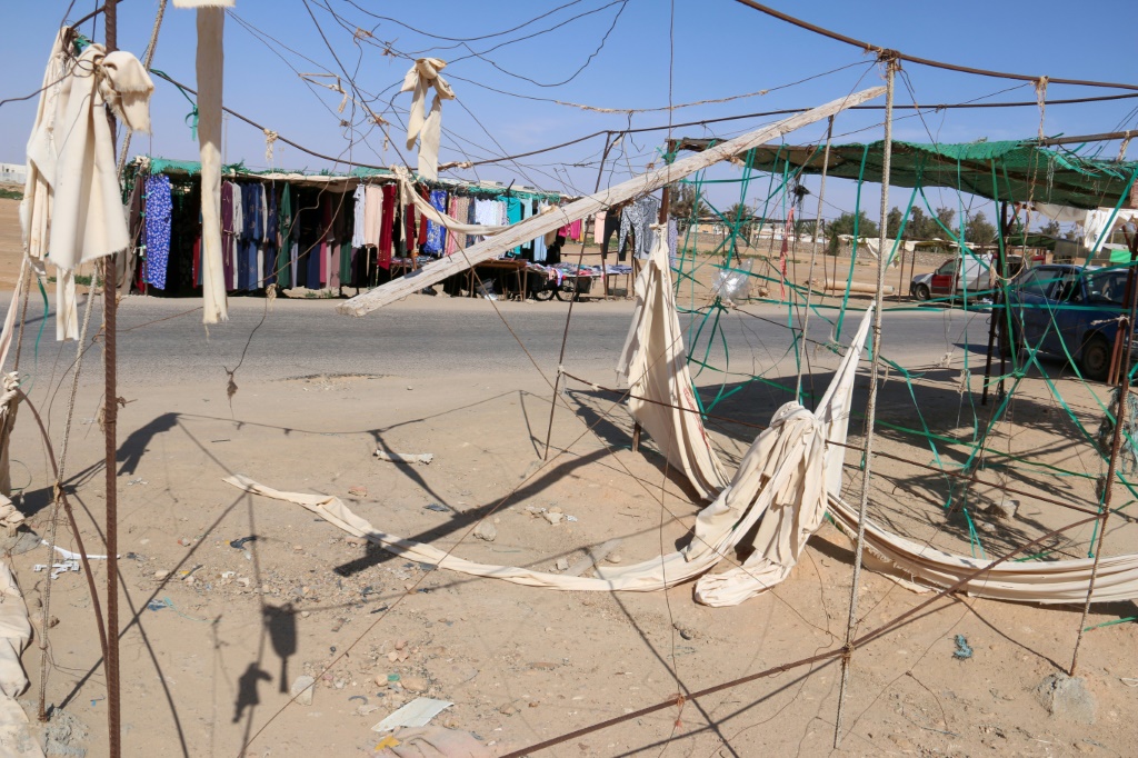 Market stalls have been dismantled in Ben Guerdane, where the closure of the Ras Jedir border post has affected 50,000 people including merchants and their families, a business group said