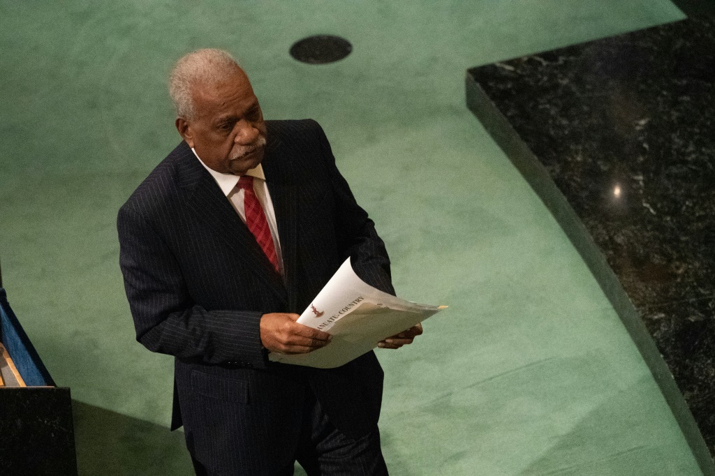 Snap elections were held on Vanuatu after  president Nikenike Vurobaravu dissolved parliament in August