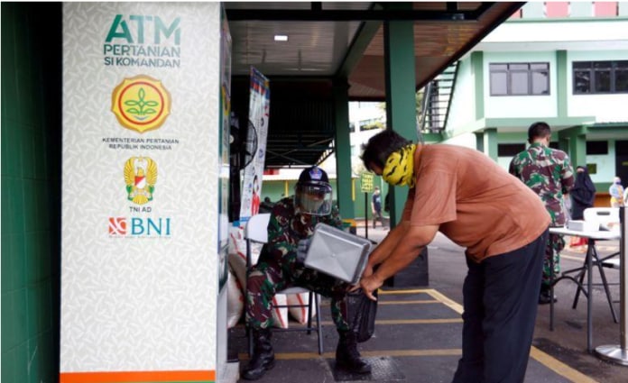 Indonesia's 'rice ATMs' provide staple amid COVID-19 crunch