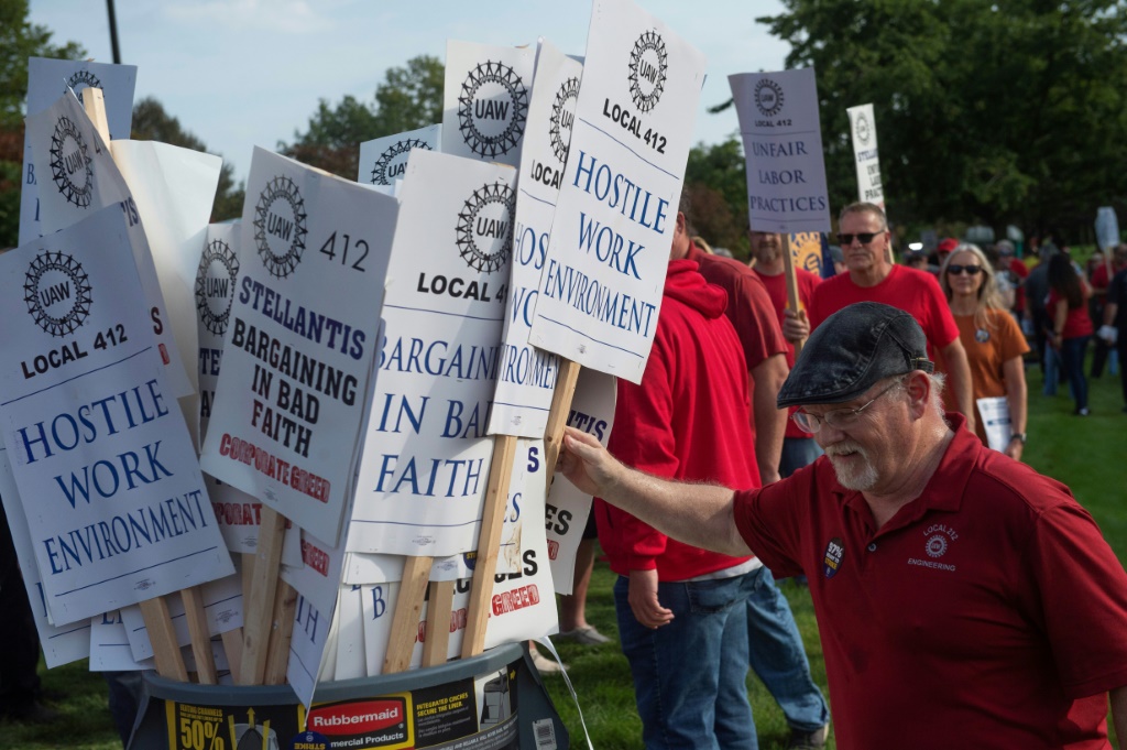 The US auto workers' union strike is expanding in pursuit of a 40 percent pay rise
