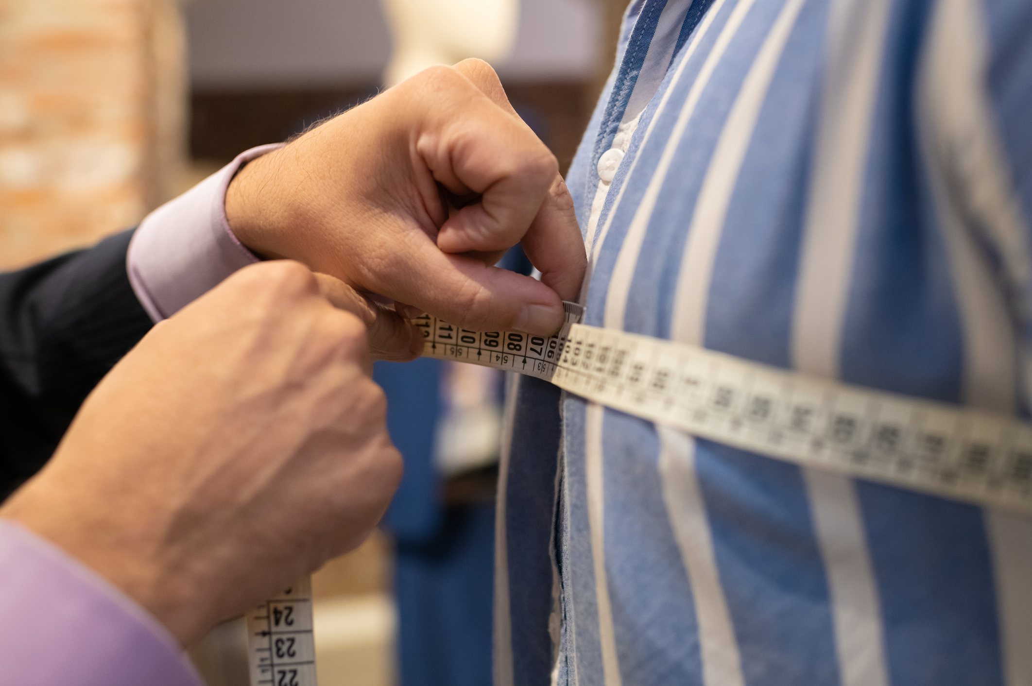 Guide on how to measure chest size? 10 easy steps for men - YEN.COM.GH