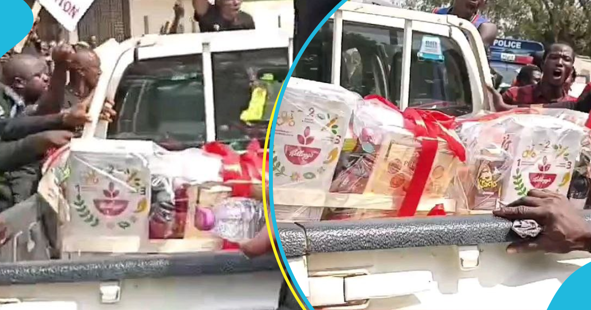 Football protesters block pickup carrying Valentine gifts from going to parliament: "No Valentine"