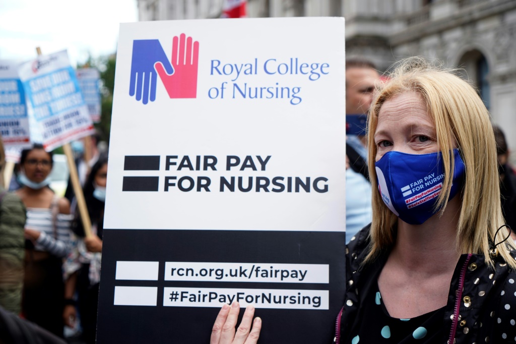 Nurses in the UK are campaigning for a pay rise of five percent above inflation