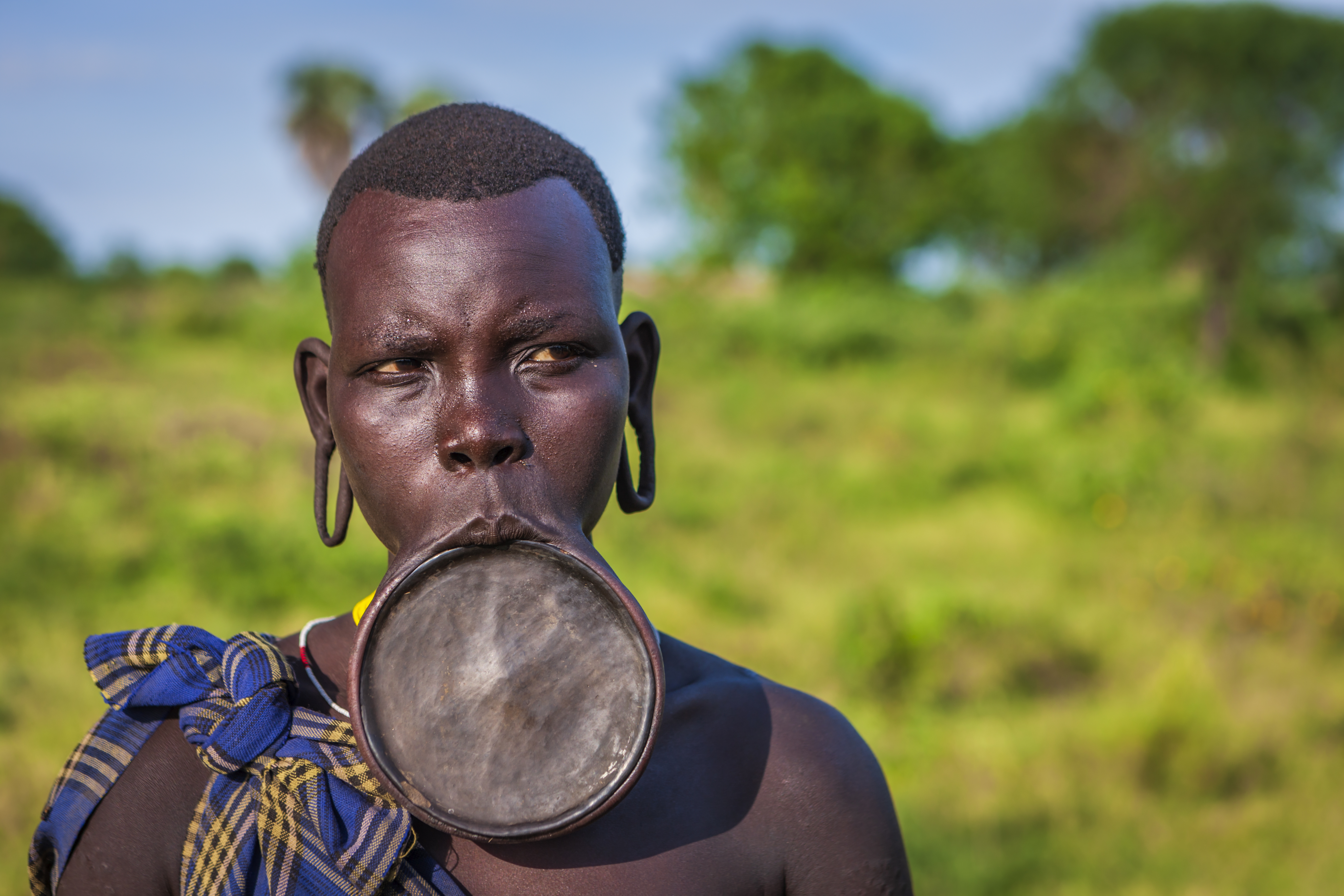 African lip plates: how do they eat? Аll your questions answered - YEN ...