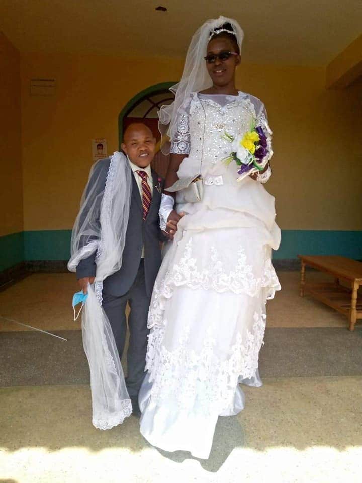 Beautiful bride who married shorter man proudly says she loves him the way he is