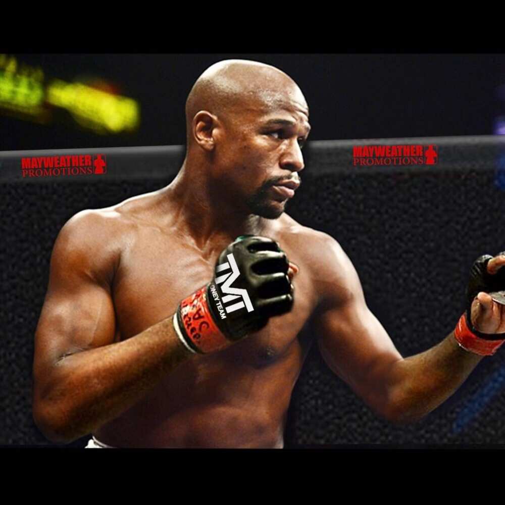 Floyd mayweather height and weight: how big is he?