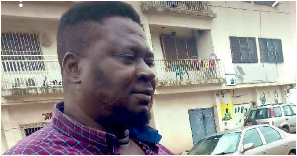 Nigerians hail honest man who returned N1.8m he found inside carton of noodles he bought (photo)
