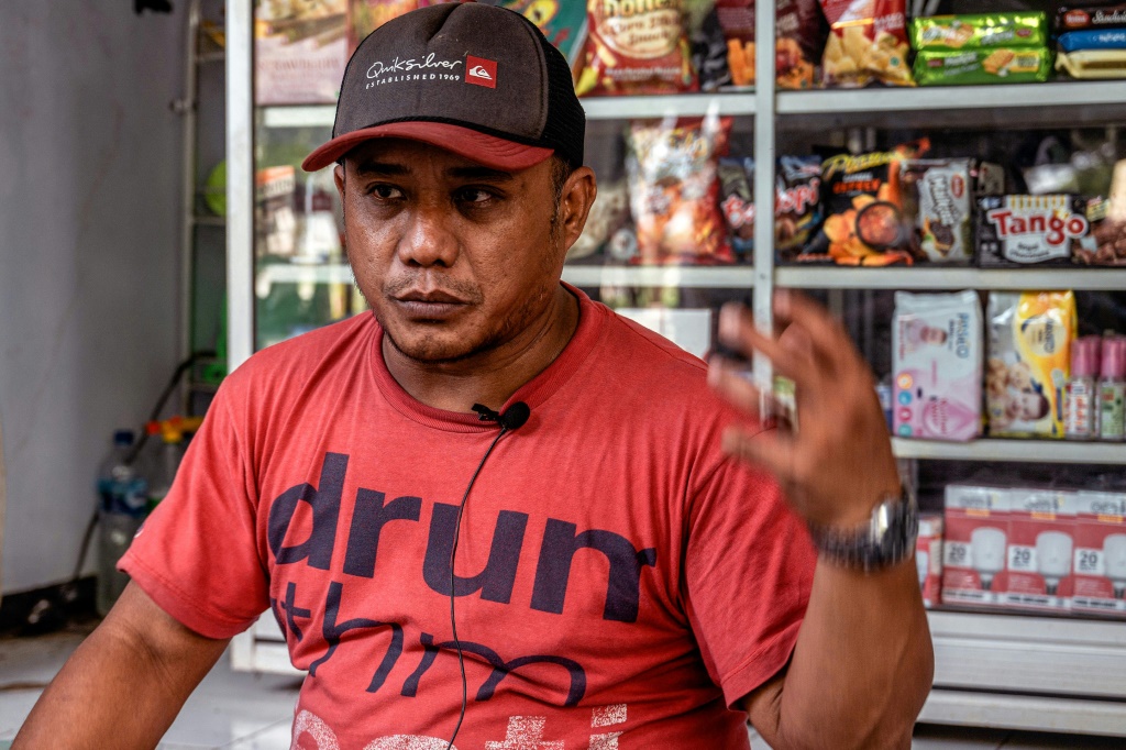 Food kiosk vendor Edy Tanto said he rushed to provide water from his shop to victims whose eyes were stung with the tear gas