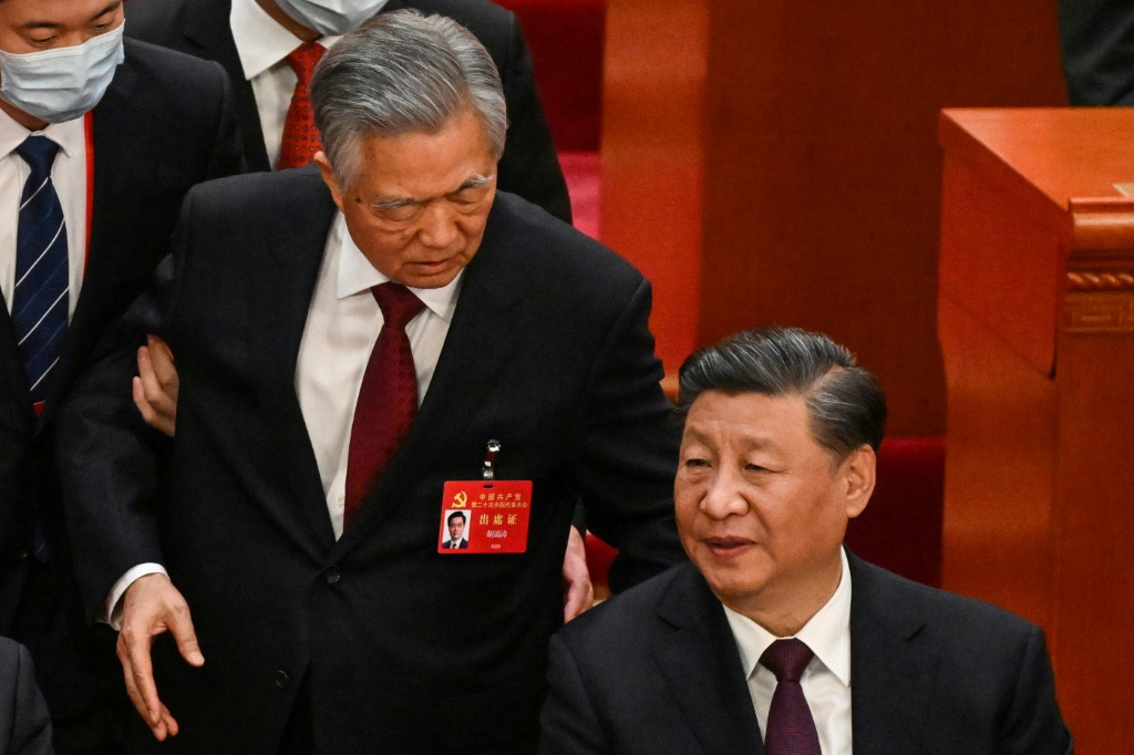 The sudden exit of former Chinese leader Hu Jintao provided a rare moment of drama at an otherwise meticulously choreographed event