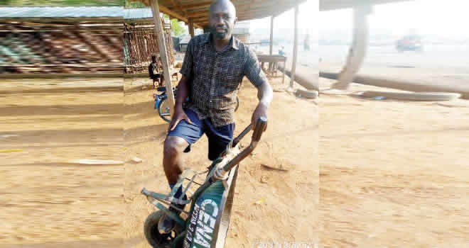 Terhemen Anongo: How I dropped out of medical school at 500L, ended up as wheelbarrow pusher, man narrates a tragic story