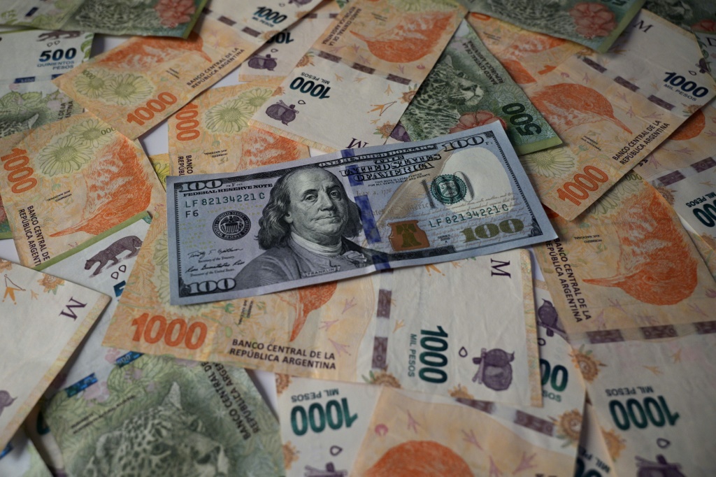 The Banco Nacion state bank showed the peso trading at 365.50 to the dollar, up from 298.50 on Friday