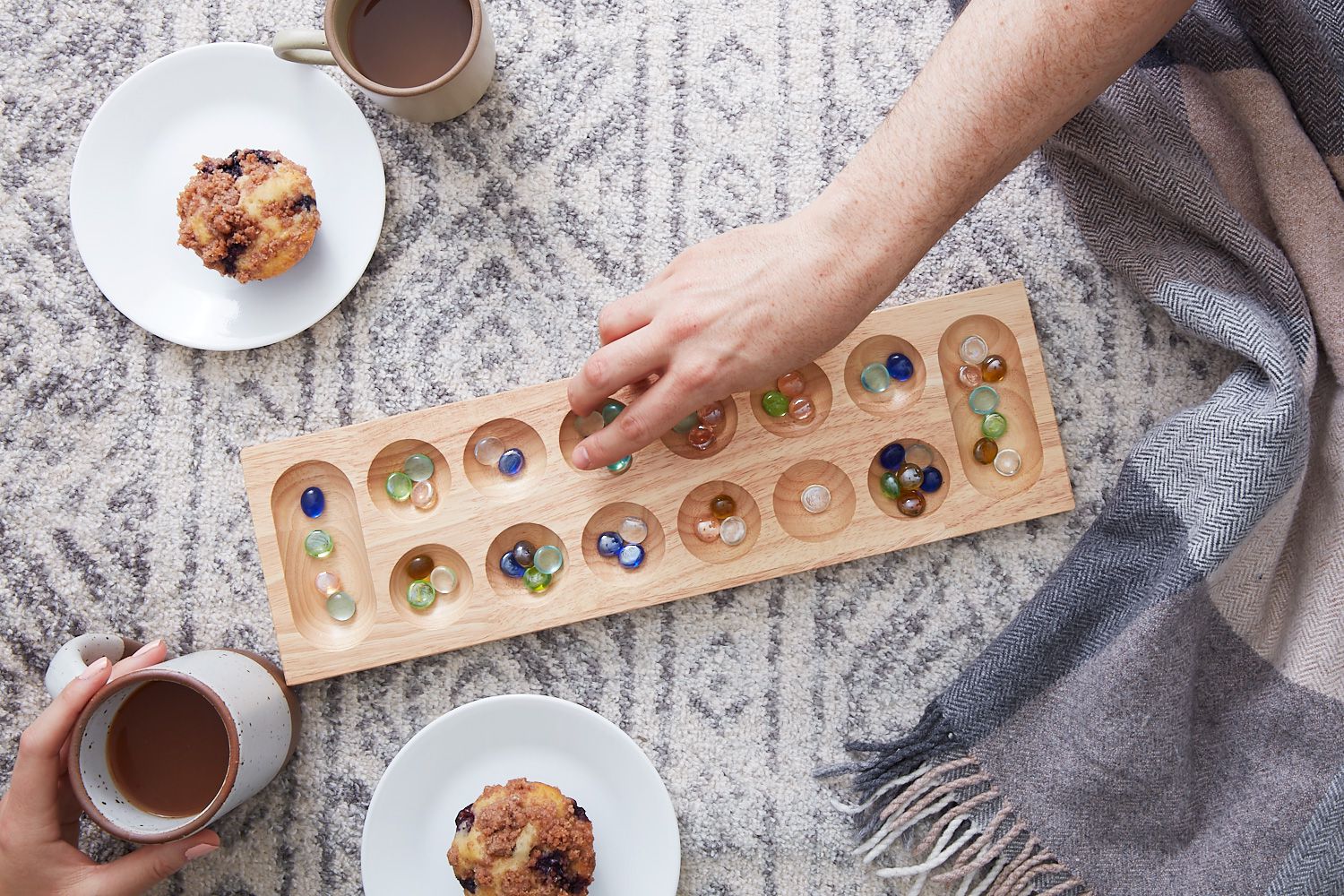 How to play Mancala, one of the oldest board games: rules and strategies to apply