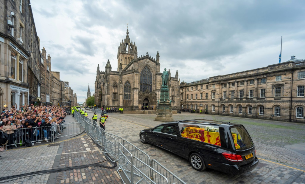 The coffin carrying the body of Queen Elizabeth II will be taken to St Giles' Cathedral in Edinburgh before being flown back to London