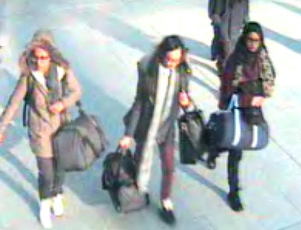 Shamima Begum (R) was 15 when she travelled to Syria with two school friends in 2015