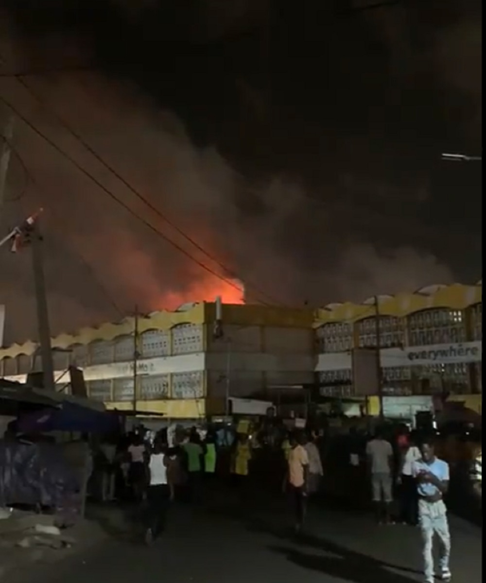 Kaneshie Market on fire, traders look on shocked (Video)