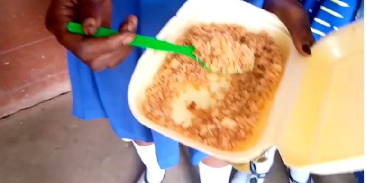 Students of St. Cyprian's Anglican JHS 'A' reject hot meal; say the food is not sweet