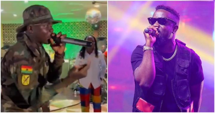 Soldier performs Sarkodie's songs.