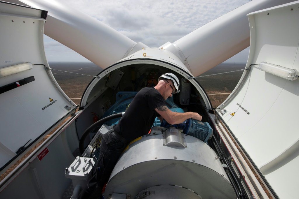 Technical problems with some wind turbines is one reason lenders are reluctant to take on additional risk with Siemens Energy