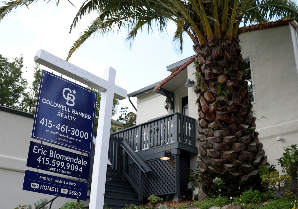 Sales of previously owned homes jumped 3.1 percent in January on lower mortgage rates, said the National Association of Realtors