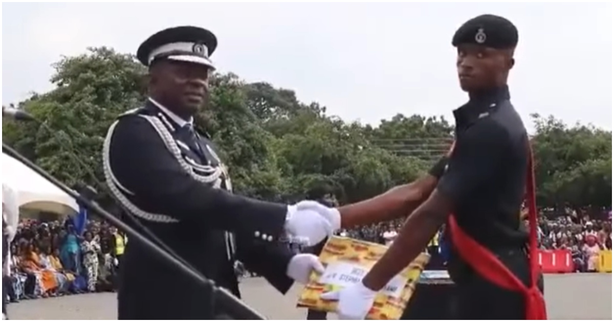 Lance Corporal Stephen Kwaku Nyame Receiving An Award At Police Training School