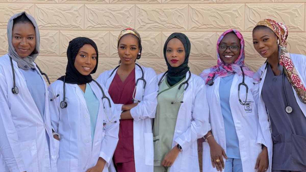 All girls squad: Nigerian lady and friends become doctors same day, shares beautiful photo