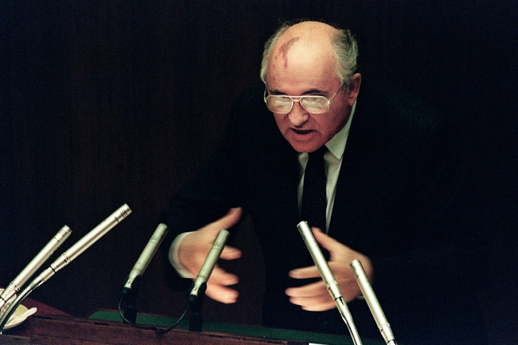 Gorbachev still divides opinion in Russia