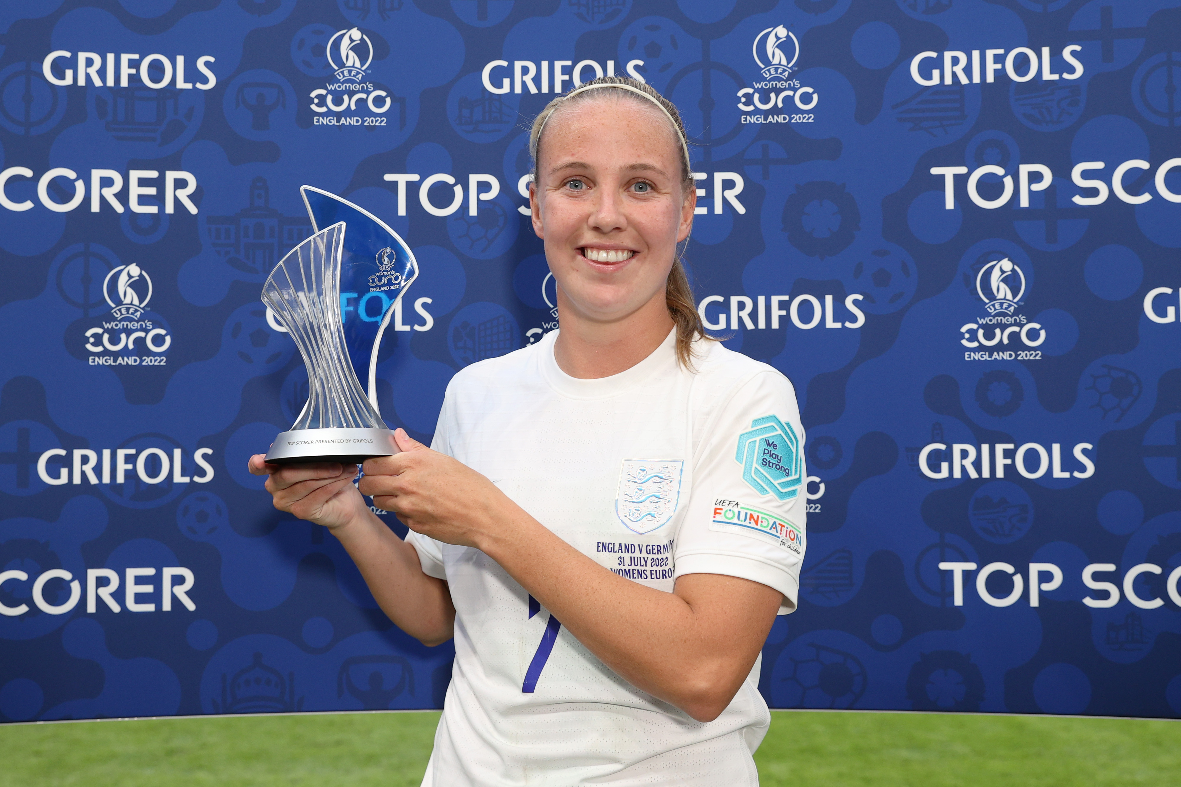 Beth Mead of England receives the Top Scorer award during the UEFA Women's Euro final match