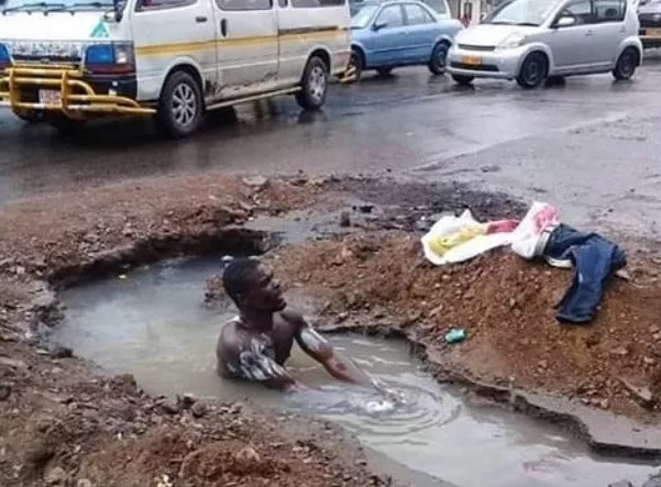 Man turns pothole into jacuzzi