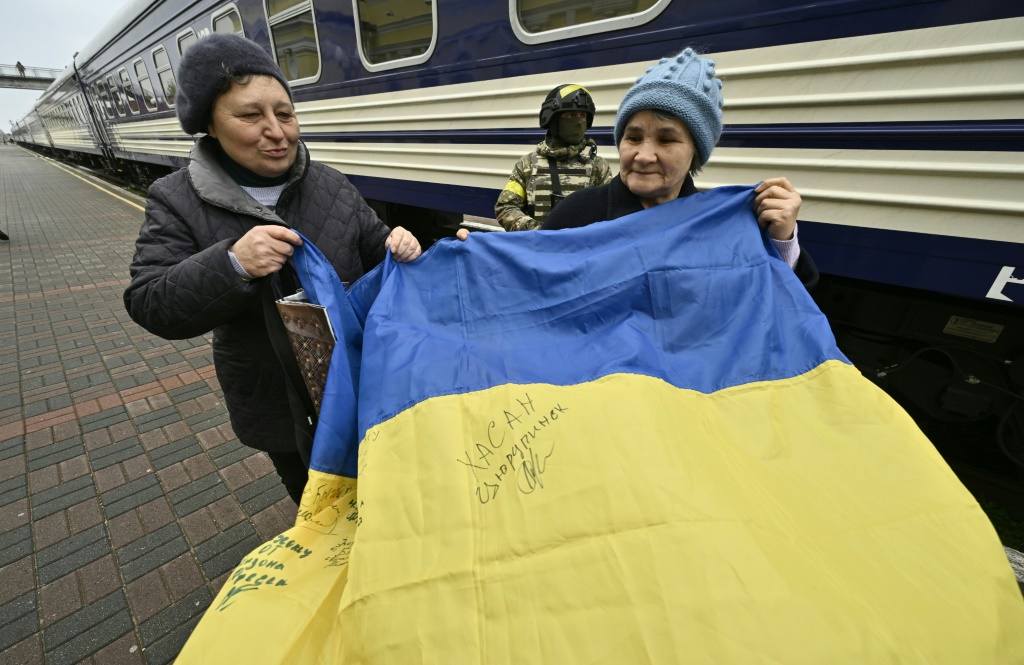 The railway link between Kyiv and the recently reclaimed city of Kherson restarted a week after Russians retreated