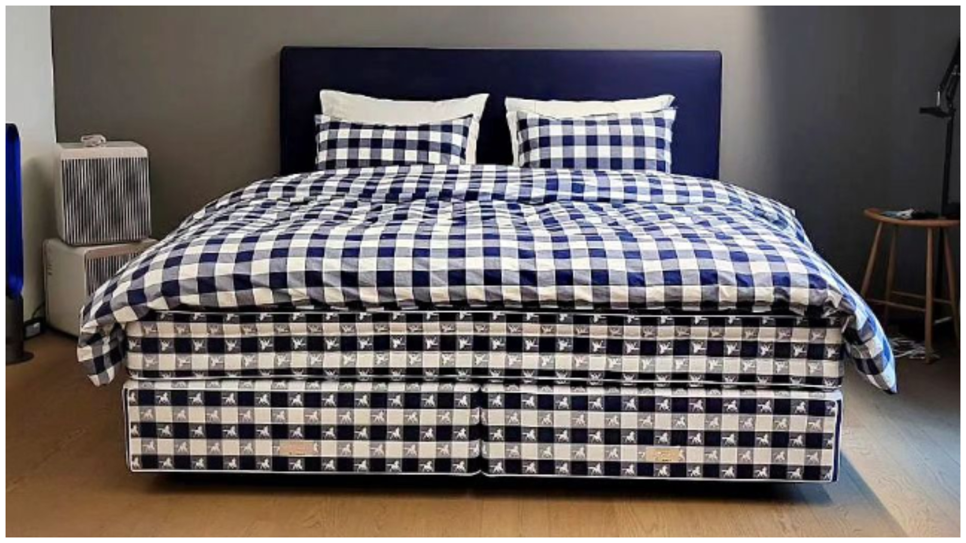 Traditional blue Hästens Dremer mattress