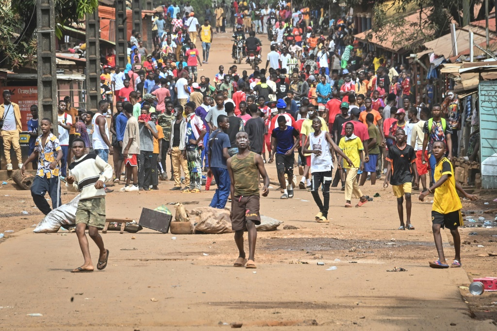 Protesters clash with security services in Conakry on Thursday