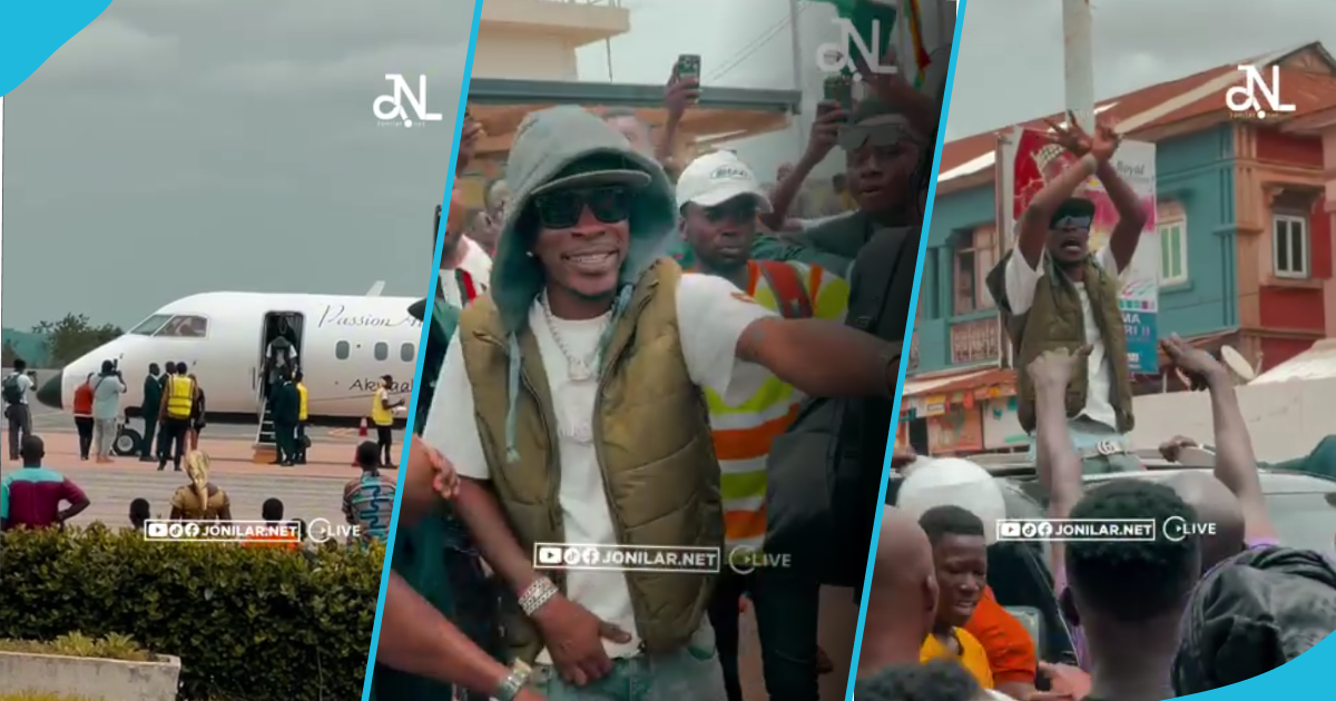Shatta Wale arrives in Berekum on a chartered flight, sprays cash as he hits the streets