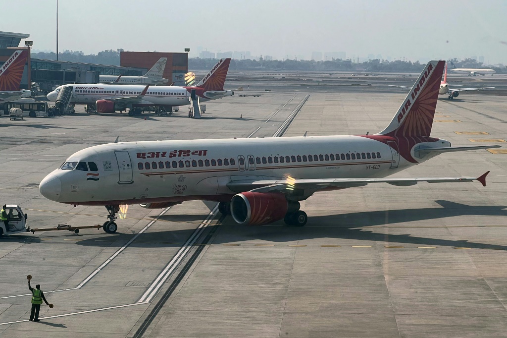 India's air traffic is expected to grow 6.6 per cent a year over the next two decades, almost twice the global average